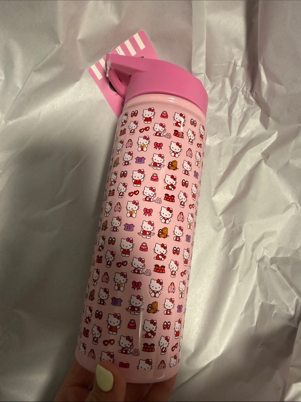 Hello Kitty Pink Travel Bottle with Red Bow Accent 20oz - Picture 3 of 6